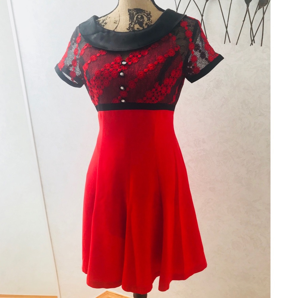 ✨SALE ✨ Red Vintage Dress
